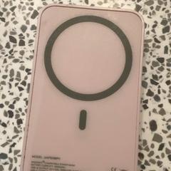 携帯電話 Rosa/pink Artikl がiLostで MEININGER Hotel Berlin "Mitte" Humboldthaus によって報告されました