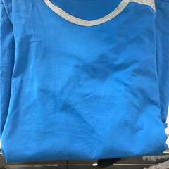 T-shirt, amint azt MEININGER Hotel Berlin Alexanderplatz az iLost segítségével jelentette.