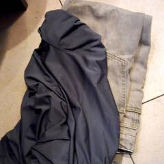 Pantalons, a été signalé par Leonardo Royal Hotel Amsterdam utilisant iLost