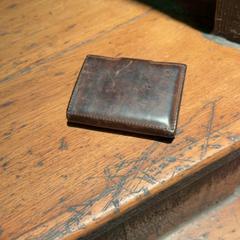 Lommebøker Challouf, som rapportert av Club Nyx/Exit Café ved bruk av iLost