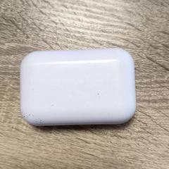 Oplaadstation earpods, rapporterat av RRReis IJssel-Vecht Lelystad med iLost