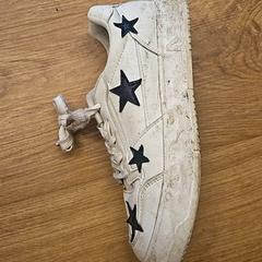 Sneaker, como reportado por Paaspop 2025 utilizando o iLost