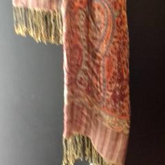 ショール Oranje がiLostで TivoliVredenburg によって報告されました