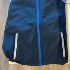 Giacca Blauw, come riportato da Pathé Schouwburgplein utilizzando iLost