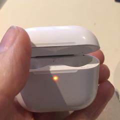 airpods case (empty), som rapporterats till iLost