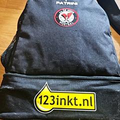 Táska, amint azt GVB az iLost segítségével jelentette.