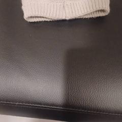 ベビーハット de color gris claro がiLostで RÍO Shopping - Valladolid によって報告されました