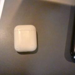Funda para airpods, segundo informou SnowWorld Landgraaf usando iLost
