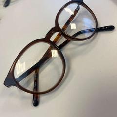 Gafas hellbraun, ha sido reportado por hoop Kirche - Campus Bremen con iLost