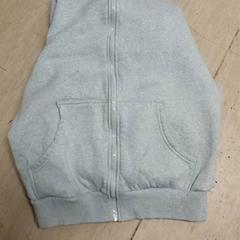 Ropa - trui, ha sido reportado por Regio Antwerpen - Brussel con iLost