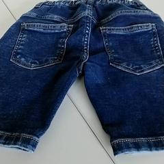 衣類 - Broek がiLostで Regio Antwerpen - Brussel によって報告されました