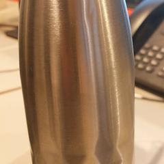 Drikkeflaske drinkfles, som rapportert av TU/e - Receptie Neuron ved bruk av iLost