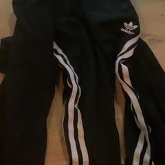 Giacca, come riportato da MEININGER Hotel Köln West utilizzando iLost