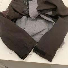 上着ジャンパー، كما تم الإبلاغ عنه بواسطة IKEA新三郷 عبر iLost