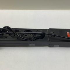 Prise de courant, a été signalé par HvA Nicolaes Tulphuis & Tania Leonhuis utilisant iLost