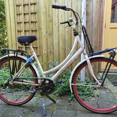 Cortina damesfiets, Hoogte 50" en wielmaat 28, som rapporterats till iLost