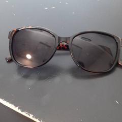 Sunglasses Bruin, as reported by Qbuzz servicepunt  Emmen using iLost