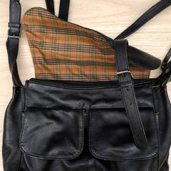 Taška Svart skin/läder med rutin mönster, ako bolo nahlásené IKEA Älmhult pomocou iLost