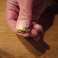 Ring met steen, segons s'ha informat a iLost