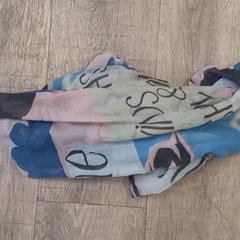 Sjaal Bont, segons ha informat Connexxion Noord Holland Noord Alkmaar mitjançant iLost