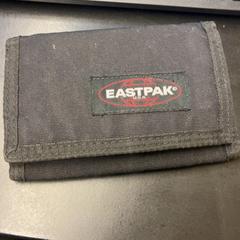 Portmonee Eastpak, segundo informou Universiteit Gent - Faculteitsbibliotheek LW usando iLost