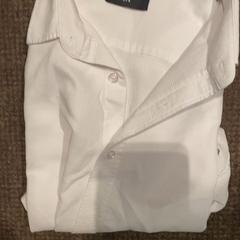 Blouse wit ca, iLost를 사용하여 Van der Valk Hotel Apeldoorn - De Cantharel에 보고됨