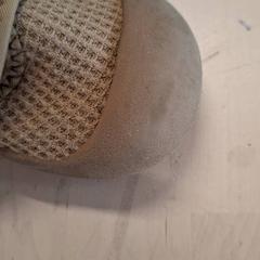 İLost kullanarak IKEA Rouen Tourville-La-Rivière tarafından bildirildiği gibi Giyim Chaussures bébé beige
