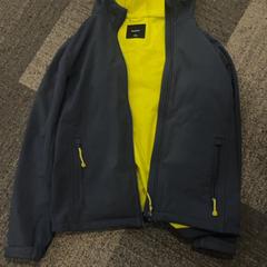 Jas Blauw, zoals gemeld door Jaarbeurs met iLost