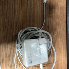 Adaptér & Nabíjačka white, ako bolo nahlásené Vrije Universiteit Brussel (VUB) pomocou iLost