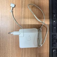 アダプタ Apple adapter がiLostで Vrije Universiteit Brussel (VUB) によって報告されました