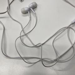 Hörlur, rapporterat av Pathé Eindhoven med iLost