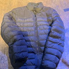 Zwarte winterjas, rapporterat av De Heeren van Aemstel med iLost