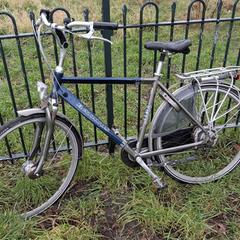 Herenfiets, amint azt az iLostnak jelentették.