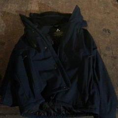 재킷 Donkerblauw,, iLost를 사용하여 De Heeren van Aemstel에 보고됨