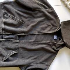 Vest & Hoodie - Grijs - Bershka, as reported by Universiteit Gent - Faculteitsbibliotheek LW using iLost