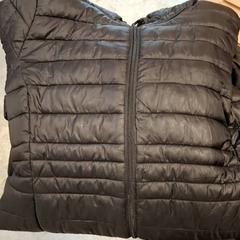 Chaqueta longue, ha sido reportado por IKEA Grenoble con iLost