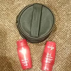Trousse de toilette, a été signalé par Van der Valk Hotel Apeldoorn - De Cantharel utilisant iLost