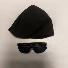 Beanie & Napszemüveg zwart, amint azt Centraal magazijn az iLost segítségével jelentette.