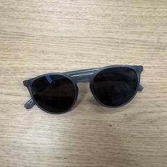 Des lunettes de soleil, a été signalé par IKEA Duiven utilisant iLost