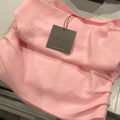 블라우스, iLost를 사용하여 MEININGER Hotel Paris Porte de Vincennes에 보고됨