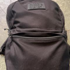 Motxila Black, gisa salatu by KABUL à GoGo / Teatro iLost erabiliz