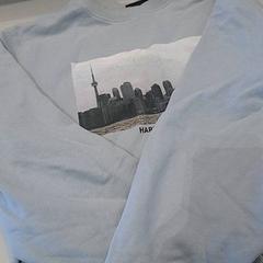 Pullover, gemeldet von Van der Valk Hotel Schiphol über iLost