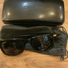 Eguzkitako betaurrekoak, gisa salatu by MEININGER Hotel Marseille Centre la Joliette iLost erabiliz