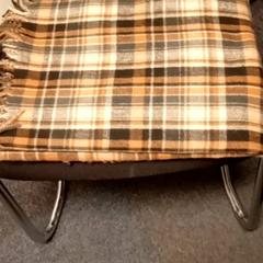 스카프 Brown, yellow and dark blue scarf, iLost를 사용하여 Mövenpick Hotel Amsterdam City Centre에 보고됨