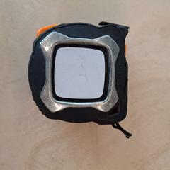 Målebånd Metre, som rapportert av IKEA Lyon Grand Parilly ved bruk av iLost