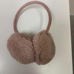 Klapky na uši, segundo informou IKEA Praha – Černý Most usando iLost