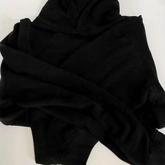 Kleding - trui, ha sido reportado por Centraal magazijn con iLost