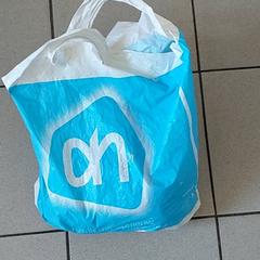 Borsa - Plastieken tas, come riportato da Centraal magazijn utilizzando iLost