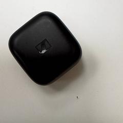 Headphone case, as reported by ilévia using iLost