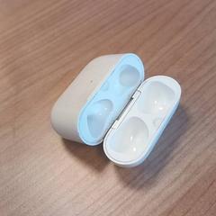 Estuche de airpods, ha sido reportado por RRReis Veluwe Zuid - Ede con iLost